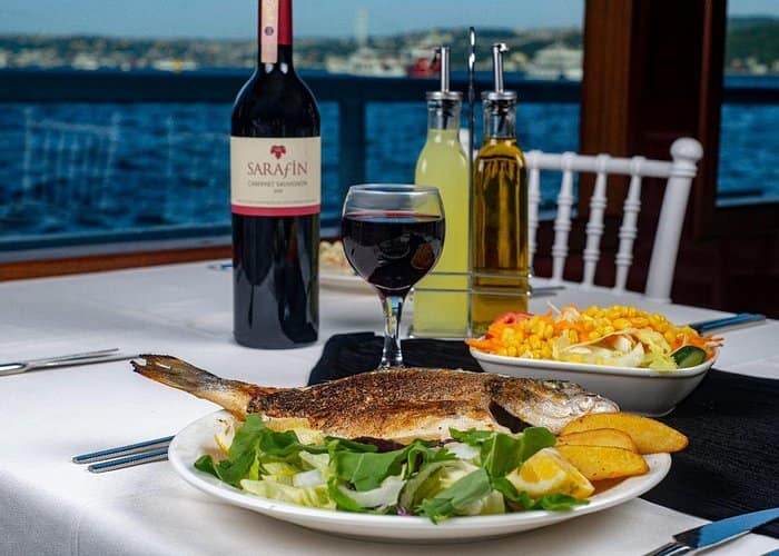 Istanbul Bosphorus Dinner Cruise with Alcoholic Drinks, Pick- up and Show 3