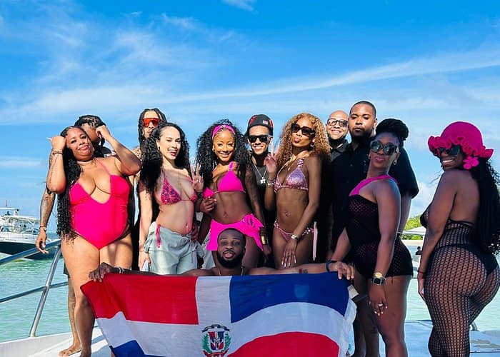 Ultimate Adult only Party boat with open bar 2