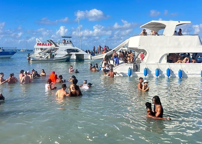 Ultimate Adult only Party boat with open bar 4
