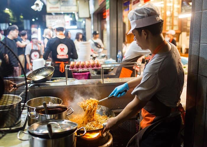 Bangkok by Night: Temples, Markets and Food Tuk-Tuk Tour 2