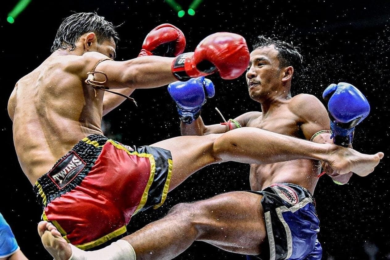 Ring side Seats Muay Thai Boxing Match Tickets at Rajadamnern Stadium in Bangkok 2