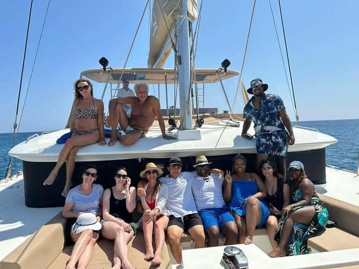 2hr Lisbon Luxury VIP Sunset and Wine Catamaran tour - Low season (nov - feb)