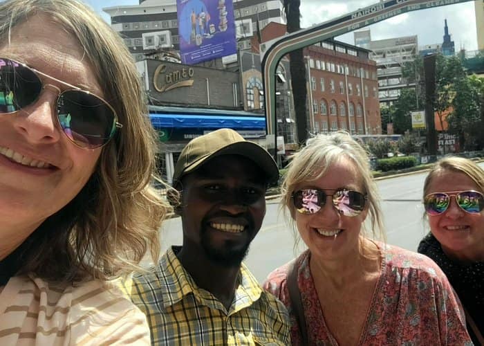 Nairobi city sights, Giraffe Encounters & Traditional dances Tour