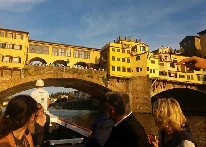 6PM - Florence River Cruise on a Traditional Barchetto