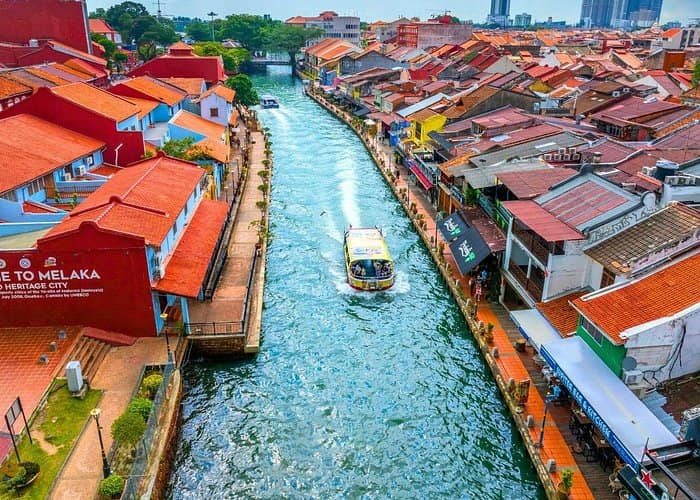 Kuala Lumpur Malacca River Cruise and Historical Tour with Lunch